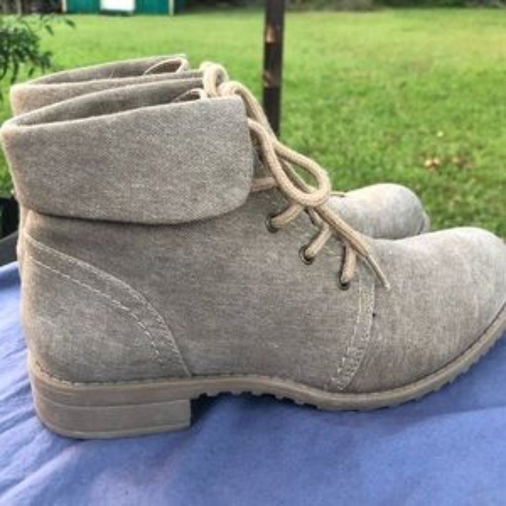 Cliffs Lace Up Ankle Boots Booties Lug 6.5 Safari